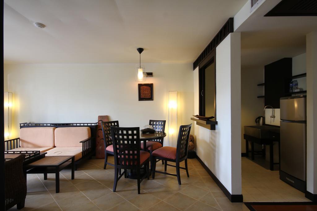 Avantika Boutique Hotel Patong Esterno foto